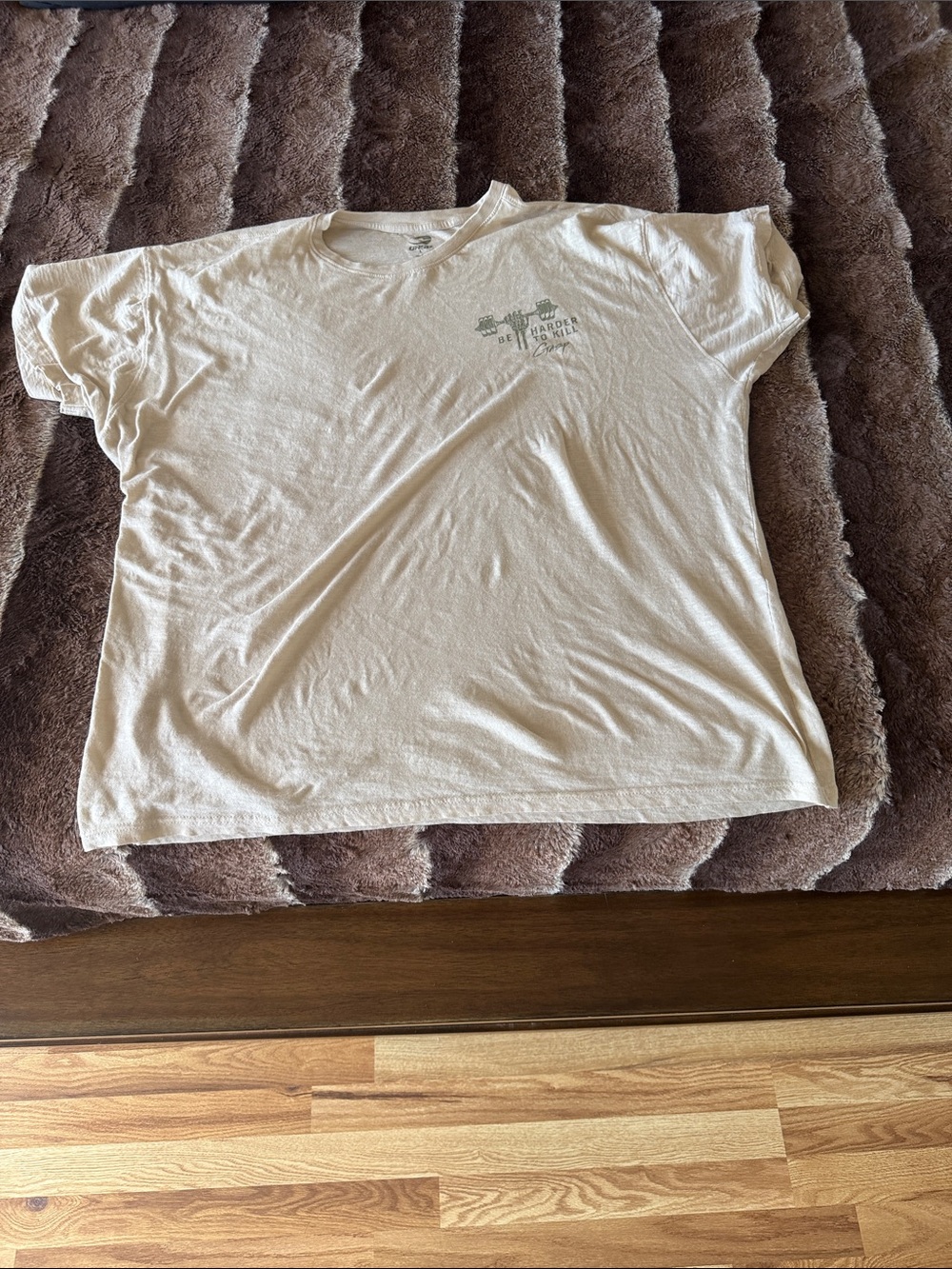 Men's Cream Short Sleeve Crew Neck Tee with Subtle Chest Graphic